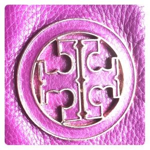 Beautiful Tori Burch Wallet